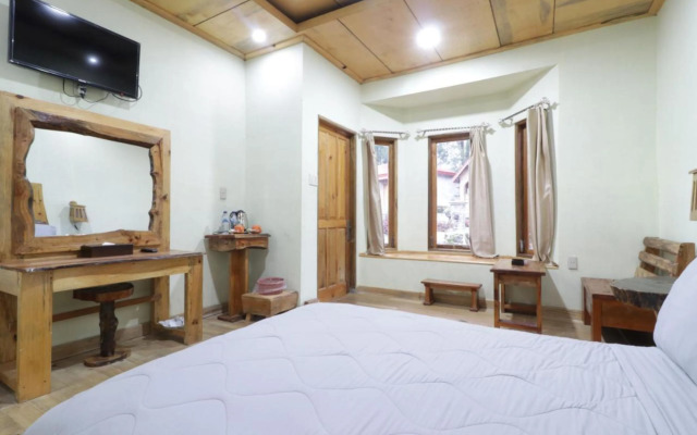 Alloyna Country Cottage