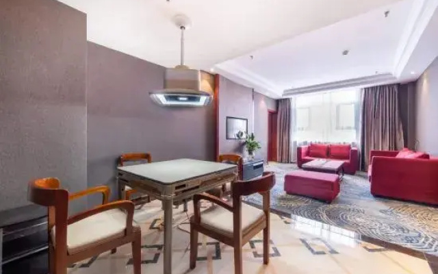 Hualun Hotel (Yining Development Zone)