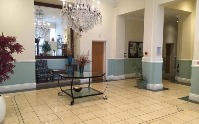 3-bed Apartment 5 Mins Walk to Boscombe Beach