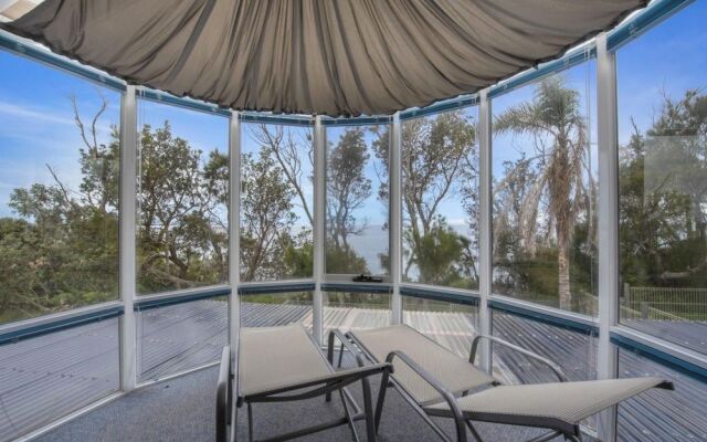 Bannister Point Peninsula Apartment Duplex