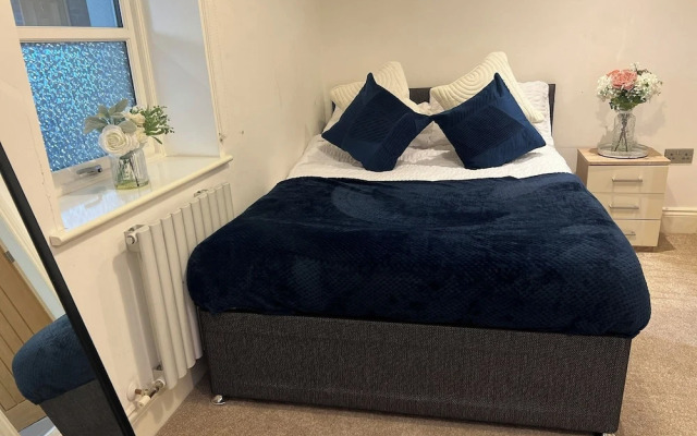 City Centre 1 Bed Sleeps 4 H5