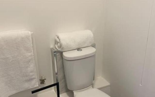 Lovely 1 bedroom studio apartment - Merthyr Tydfil