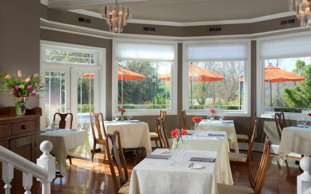 L'Auberge Provencale Inn & Restaurant