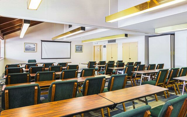 Quality Inn & Suites Altoona