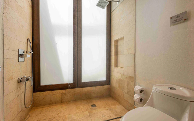 Ananda Hotel Boutique