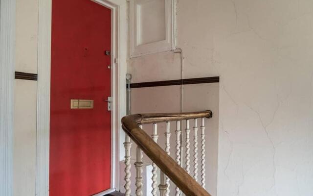 ☆ Bright, 2 Bedroom West End Apartment ☆