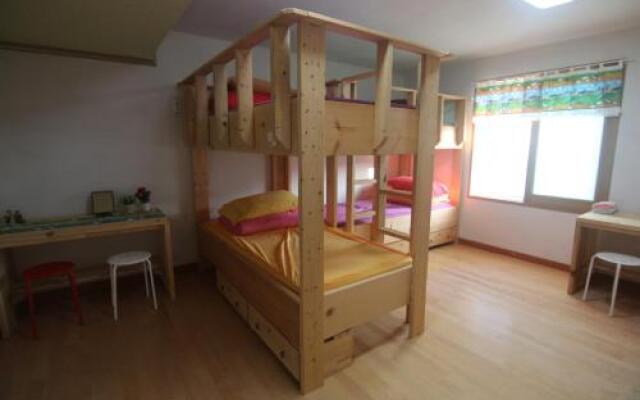 Tongyeong One Guesthouse