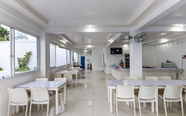 OYO 466 Issa's Haven