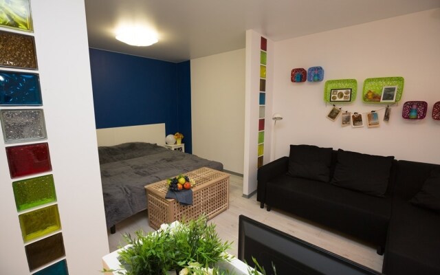 Etazhi 13. Mamina-Sibirjaka - Lunacharskogo