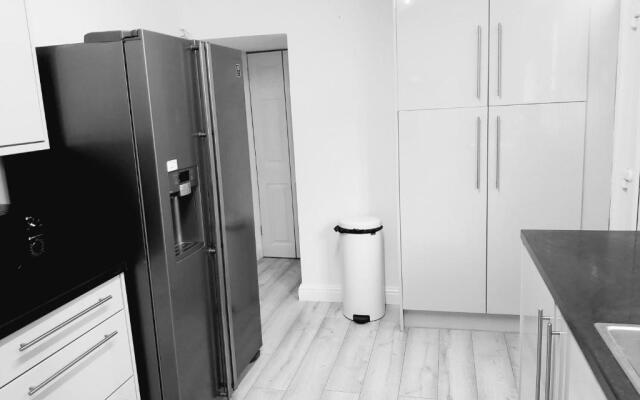 Gorgeous Stylish Cheri Victorian House In Manchester