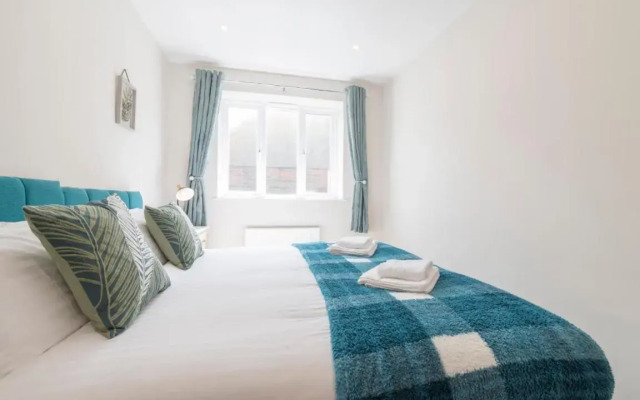 ⭐⭐⭐⭐⭐ Stunning Penthouse Overlooking River - 1 Bed