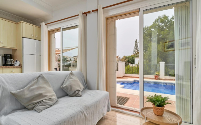 Apartment with private pool