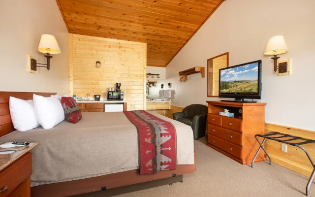 Flat Creek Inn