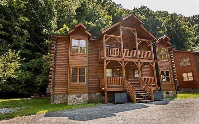 Creekside Lodge by Majestic Mountain Vacations