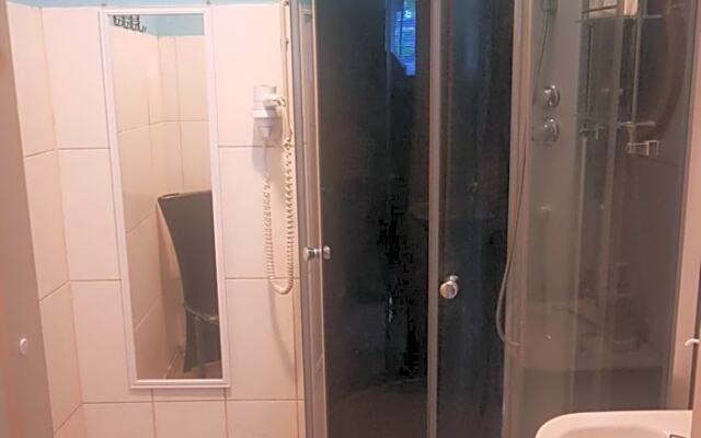 Hostel P33