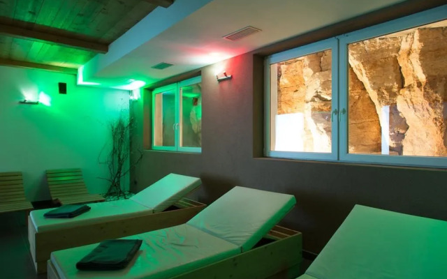 Hotel Alpine Mugon