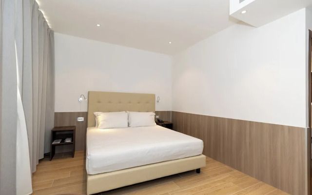 Lh HOTELS