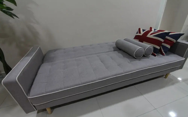 Ian's Majestic Condo