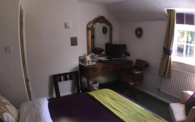 The Chestnuts Hotel