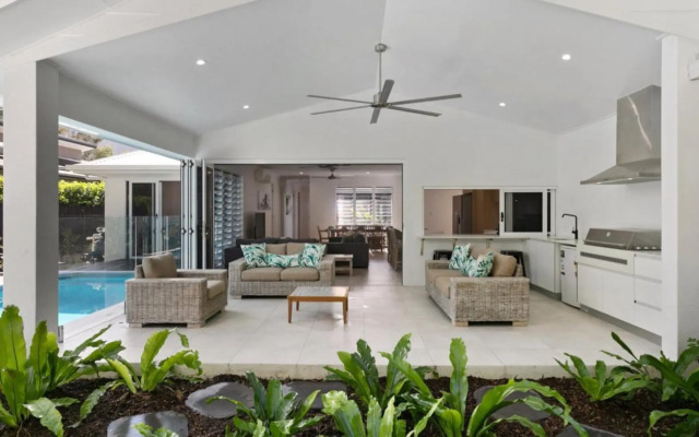 Coastal Vibes - Palm Cove