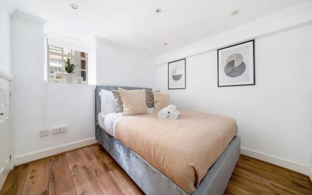Elegant 2BR 2BA with Patio in Kennington
