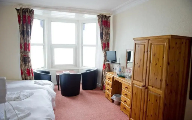 Queensbridge Hotel