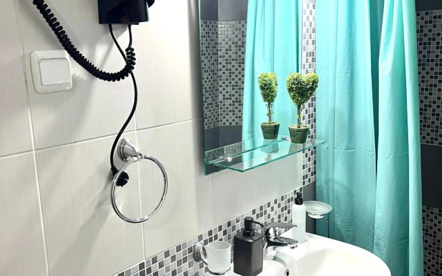 N&N's Luxurious Suite #WhiteTower