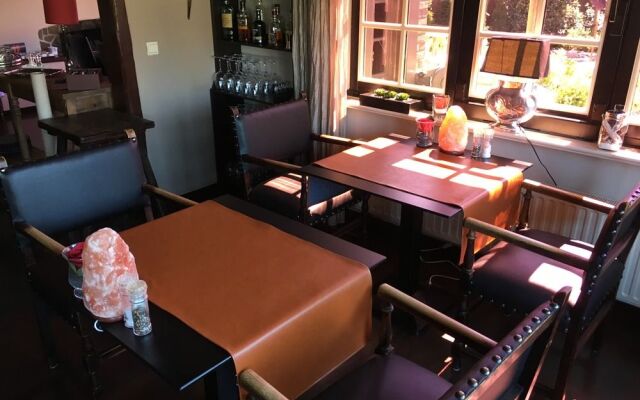 Villa Hotel (Adults only)