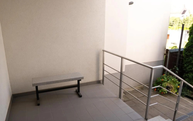 Black Field Apartment