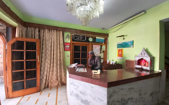 Goroomgo Radha Continental Nainital