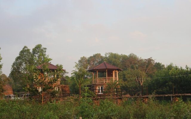 Lava Rock Viet Nam Lodge