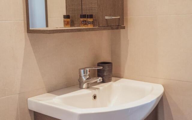 Downtown Sunny Apartment