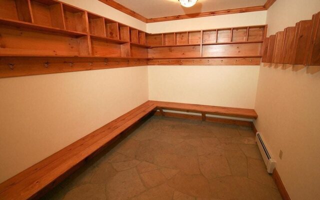 Townhome in Beaver Creek with Mountain View by RedAwning