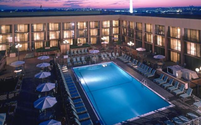 Отель Hilton Washington DC National Mall The Wharf