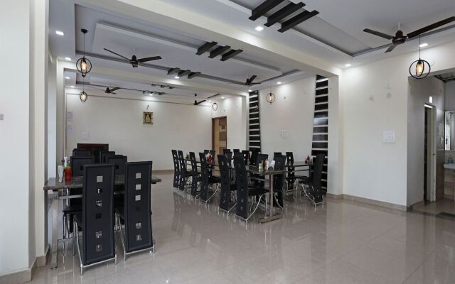 OYO 15375 Hotel KSS Inn