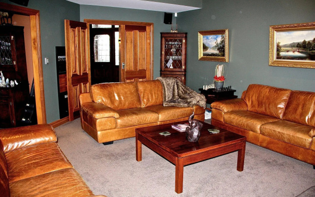 Dock Bay Lodge