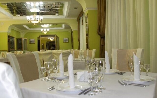 Alexandrovskiy Hotel