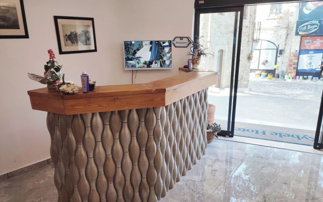 Foça Kybele Pension