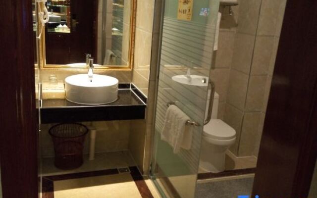 Hengxian Longxiang Crown Hotel