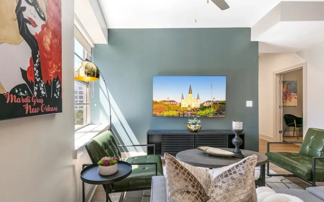 Modern Condos in California Building by Hosteeva