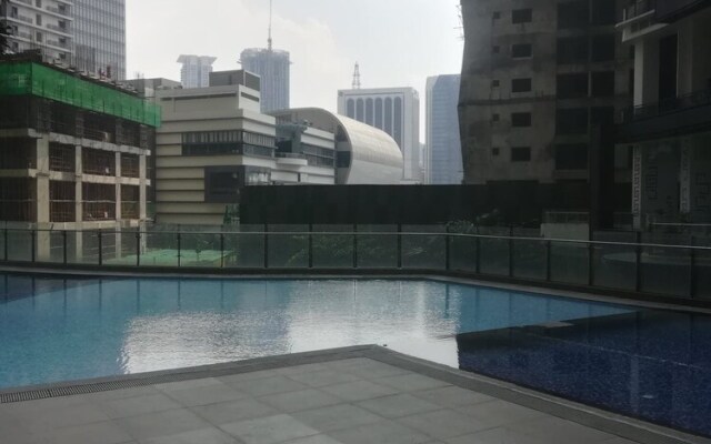 Happy Suites at Knightsbridge Res Makati