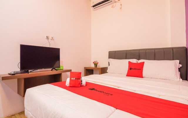 RedDoorz Syariah near Stasiun Kota Bogor