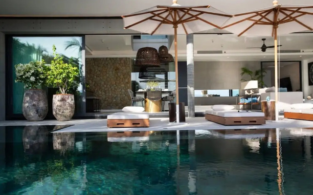 Syrah 3-bedroom Beachfront Villa in Koh Samui