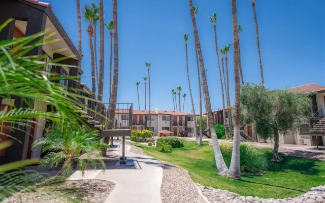 129 Fully Furnished, amenities galore! by RedAwning