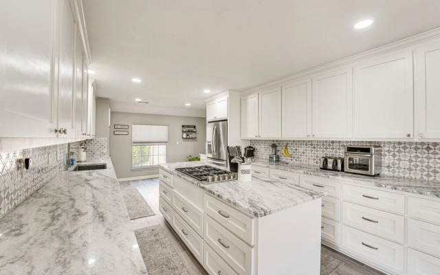 Seguin Riverfront Retreat: Fishing Dock + Kayaks!