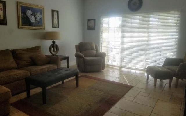 Vistalmar Two Bedroom Deluxe Apartment