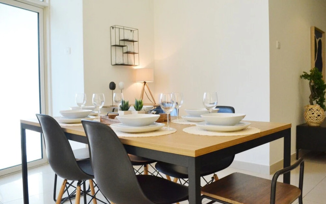 DHLA - Modern 2BR balcony in Marina