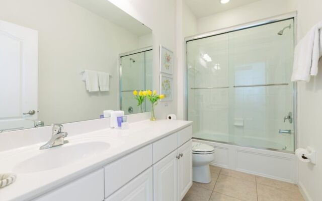 Solterra - 4148 Oaktree Drive