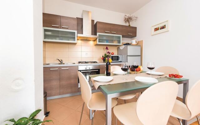 Awesome Apartment in Sukosan With 3 Bedrooms and Wifi