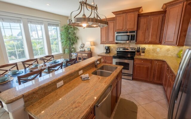 South Seas Apartment 6